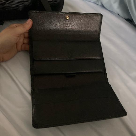 Epi Papillon LV purse with pouch and wallet - Picture 5 of 15